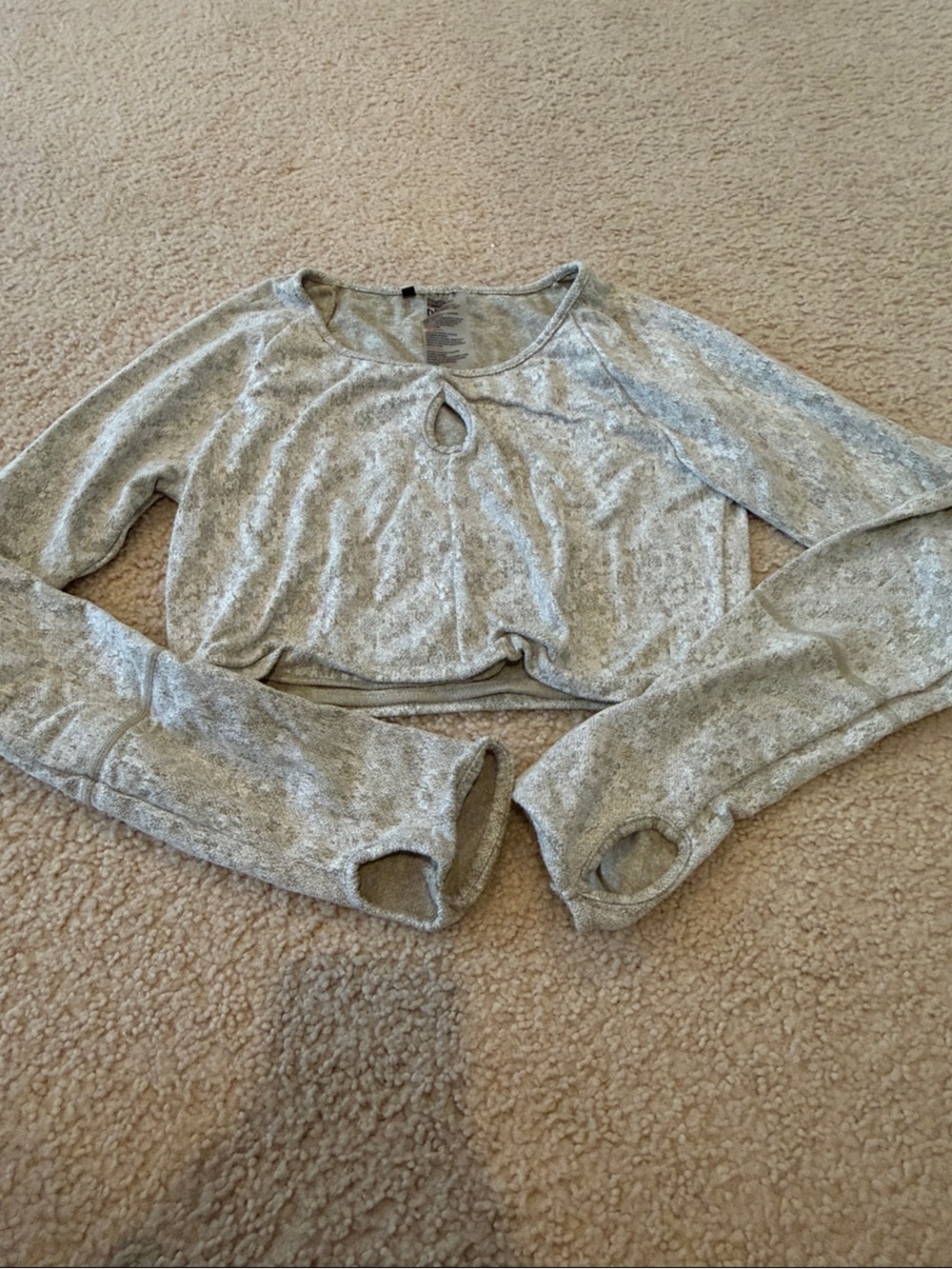 Cozy Long-Sleeve Cropped Sleep Top in Heather Gray